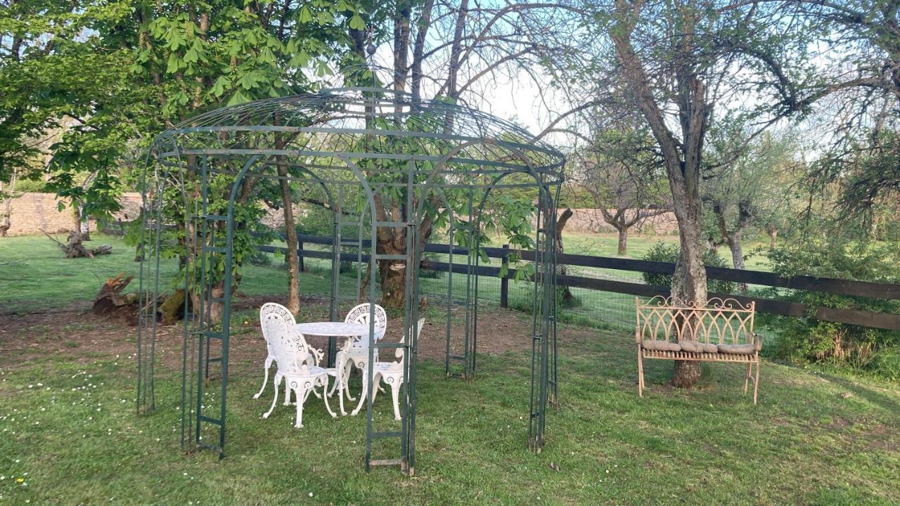Chez Zoiseau Et Zoiseautte Bed & Breakfast Chassigny Exterior foto